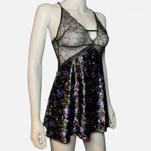 Victoria Secret  Velvet slip Nightie Babydoll, Color black, Size L.